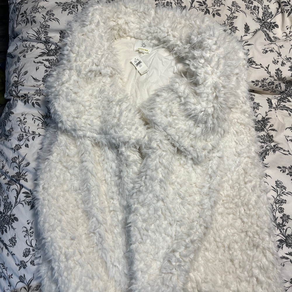 Aerie Offline Fluffy White Faux Fur Vest